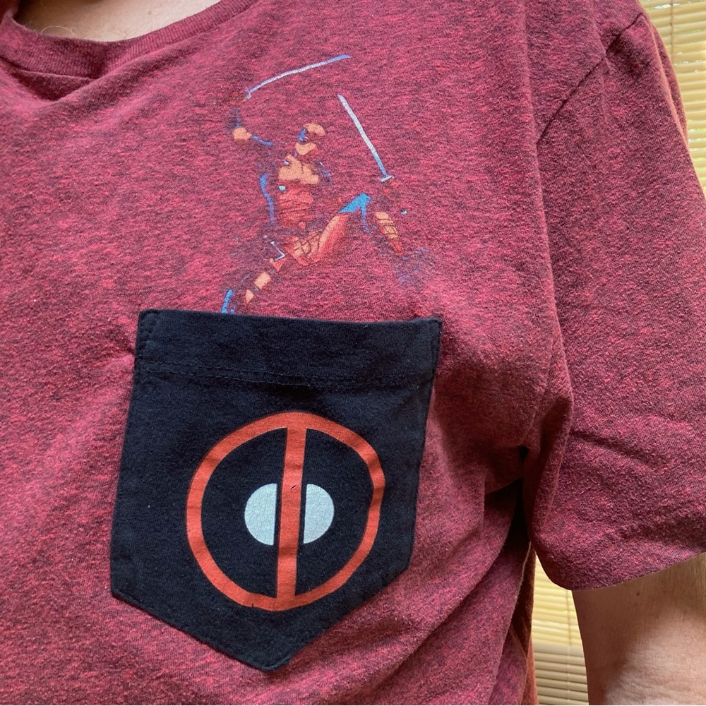 DEADPOOL Maroon Short Sleeve T-Shirt with Chest Pocket Mens Medium - Picture 6 of 14